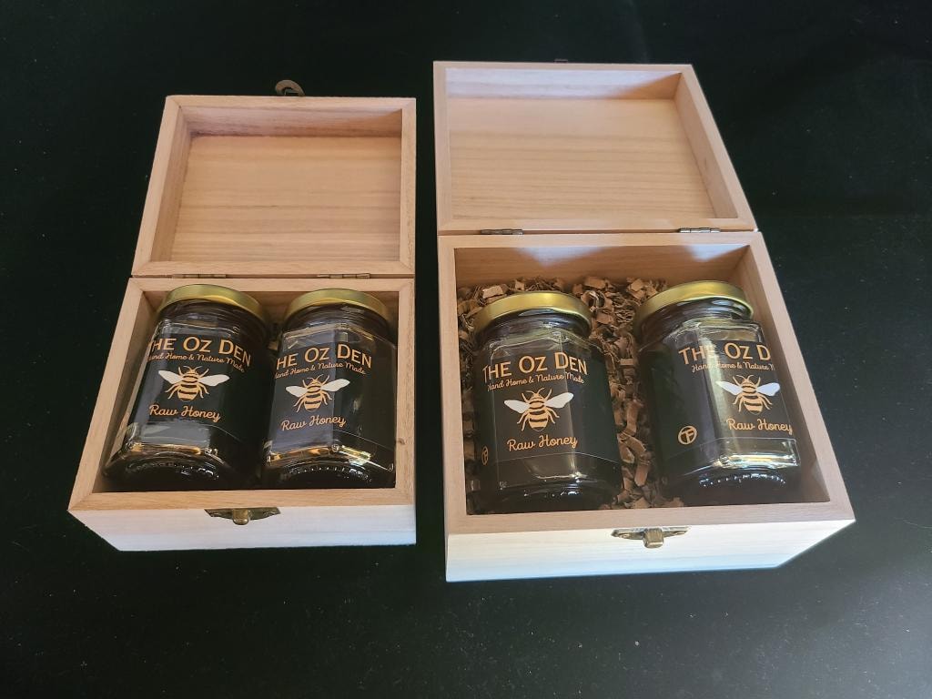 Small box vs large box size comparison — The Oz-Den honey gift boxes