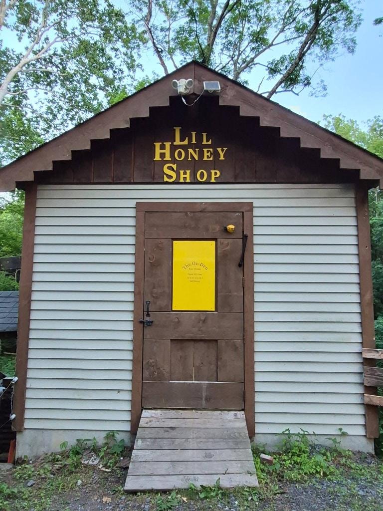 Lil Honey Shop storefront — The Oz-Den, Northwest NJ